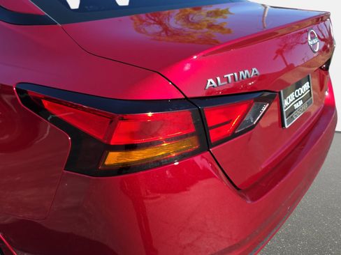 Used 2024 Nissan Altima 2.5 SL image 32