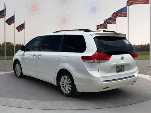 Used 2013 Toyota Sienna XLE w/ Premium Pkg FWD image 5