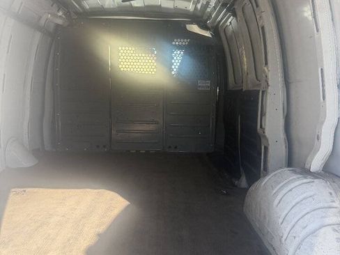 Used 2019 GMC Savana 2500 RWD image 10