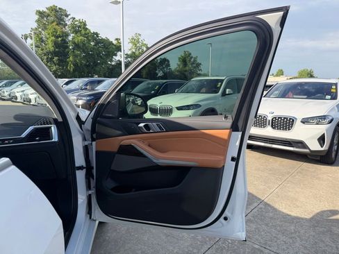 Certified 2025 BMW X7 xDrive40i w/ Premium Package AWD/4WD image 30