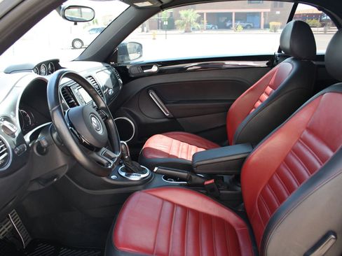 Used 2014 Volkswagen Beetle R-Line image 24