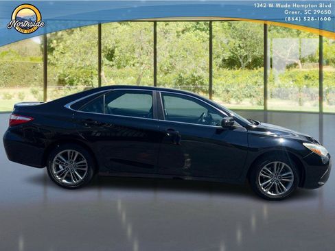 Used 2015 Toyota Camry SE FWD image 22