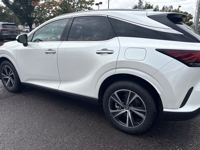 Used 2025 Lexus RX 350 Premium w/ Accessory Package (Z1) FWD image 3