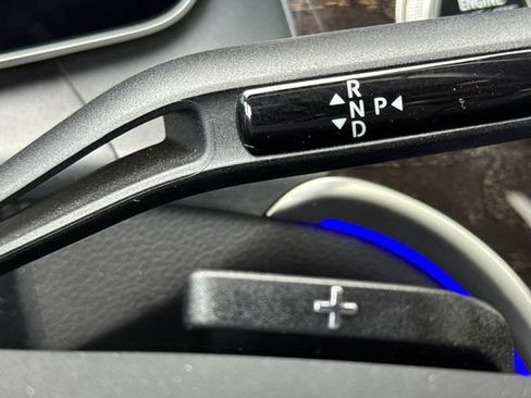 Used 2025 Mercedes-Benz GLC 300 4MATIC image 39