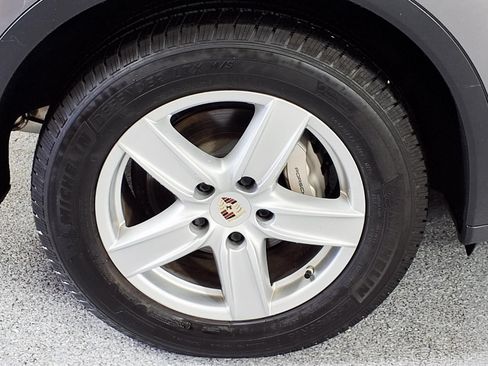 Used 2012 Porsche Cayenne S AWD/4WD image 4