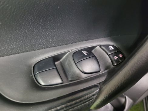 Used 2019 Nissan Rogue Sport SL w/ Premium Package FWD image 27