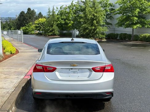 Used 2020 Chevrolet Malibu LS FWD image 5