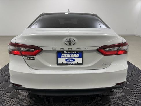 Used 2022 Toyota Camry LE image 6