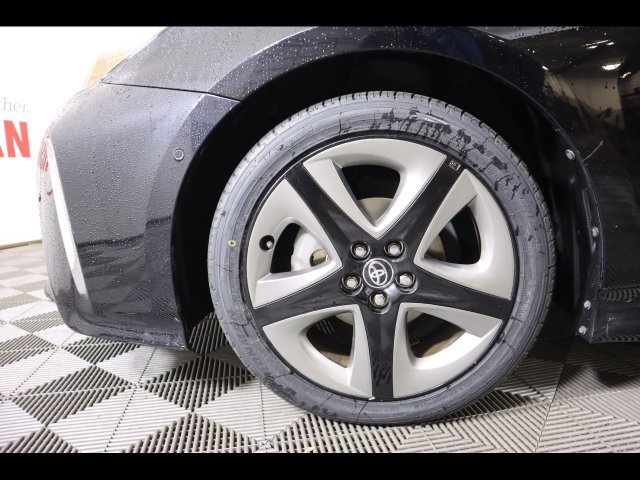 Used 2022 Toyota Prius Limited FWD image 33