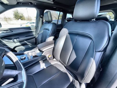 New 2026 Jeep Grand Cherokee Limited RWD image 11