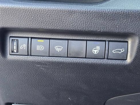Used 2021 Toyota RAV4 XLE Premium AWD/4WD image 22