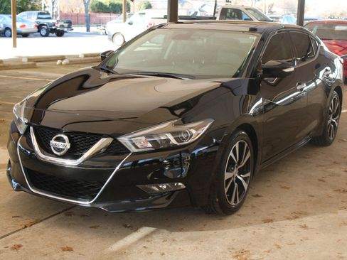 Used 2018 Nissan Maxima Platinum image 3