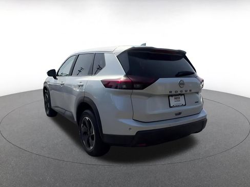 Used 2025 Nissan Rogue SV AWD/4WD image 11