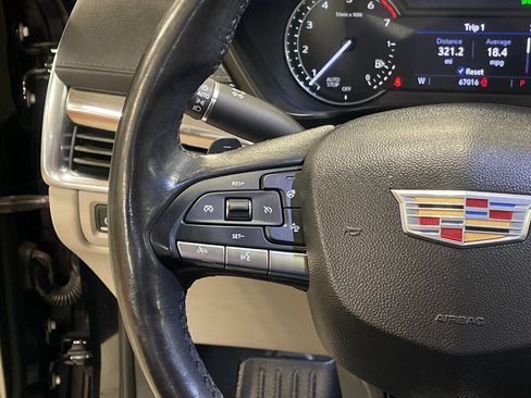 Used 2020 Cadillac XT4 Luxury w/ Cold Weather Package FWD image 27