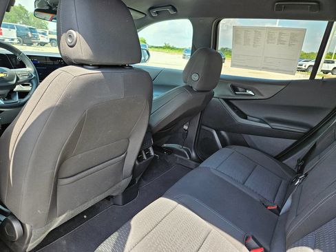 Used 2026 Chevrolet Equinox LT FWD image 25