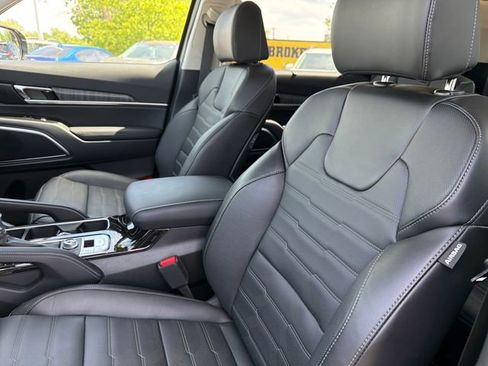 Certified 2025 Kia Telluride SX Prestige AWD/4WD image 18