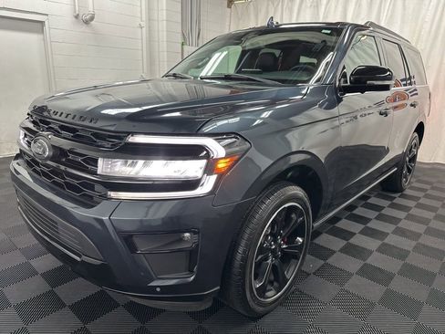 Used 2024 Ford Expedition Limited AWD/4WD image 5