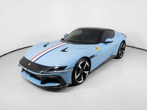 Used 2025 Ferrari 12Cilindri RWD image 2