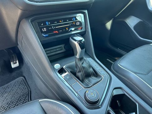 Used 2022 Volkswagen Tiguan SEL R-Line image 35