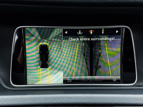 Used 2014 Mercedes-Benz E 250 BlueTEC 4MATIC Sedan image 24