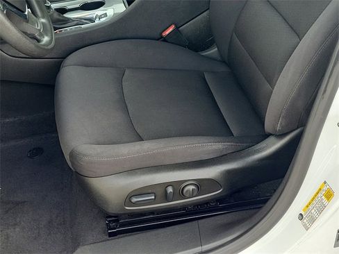 Used 2024 Chevrolet Malibu LT image 20