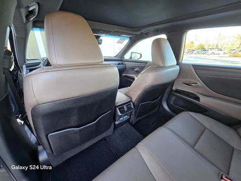 Used 2023 Lexus ES 350 w/ Premium Package image 14