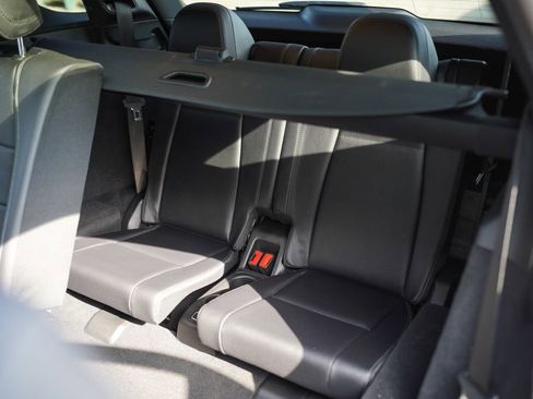 Used 2022 Mercedes-Benz GLE 350 4MATIC w/ AMG Line Exterior image 25