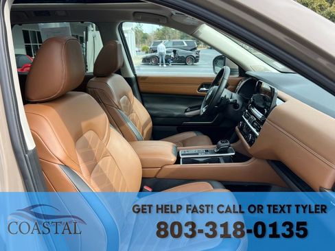 Used 2024 Nissan Pathfinder Platinum w/ Cargo Package image 29