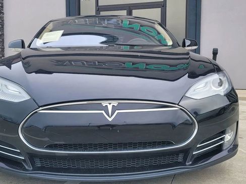 Used 2013 Tesla Model S image 2