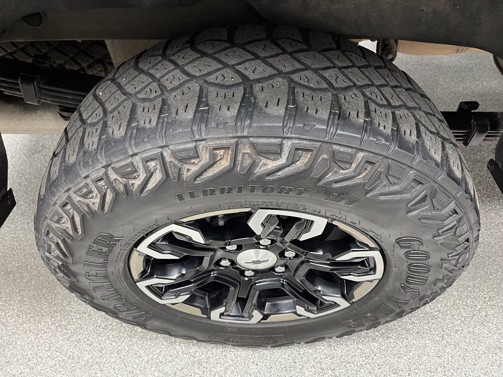 Used 2023 Chevrolet Silverado 1500 ZR2 AWD/4WD image 17