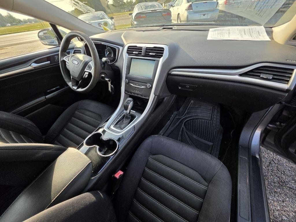 Used 2014 Ford Fusion SE FWD image 15