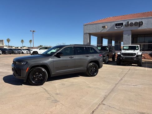 New 2026 Jeep Grand Cherokee Altitude AWD/4WD image 1