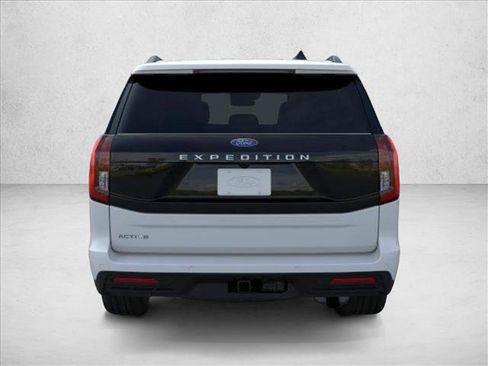 New 2026 Ford Expedition Active image 5