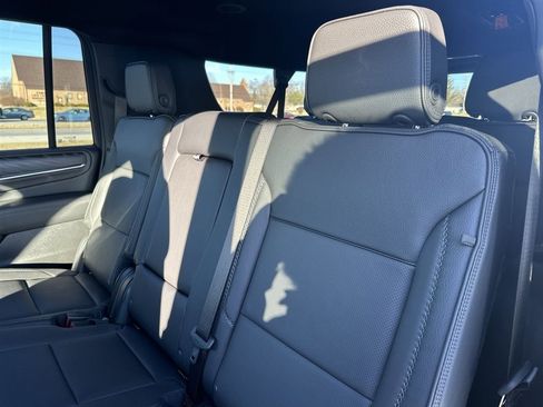 Used 2024 GMC Yukon XL Denali image 22
