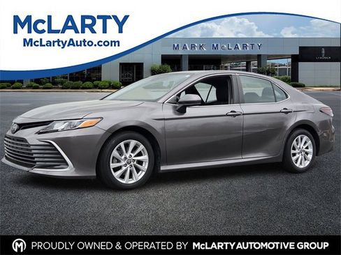 Used 2023 Toyota Camry LE image 1
