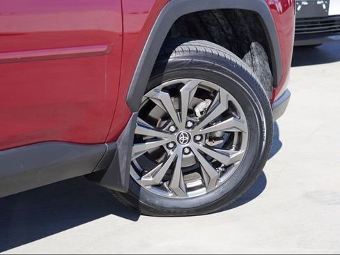 Certified 2022 Toyota RAV4 XLE Premium image 8