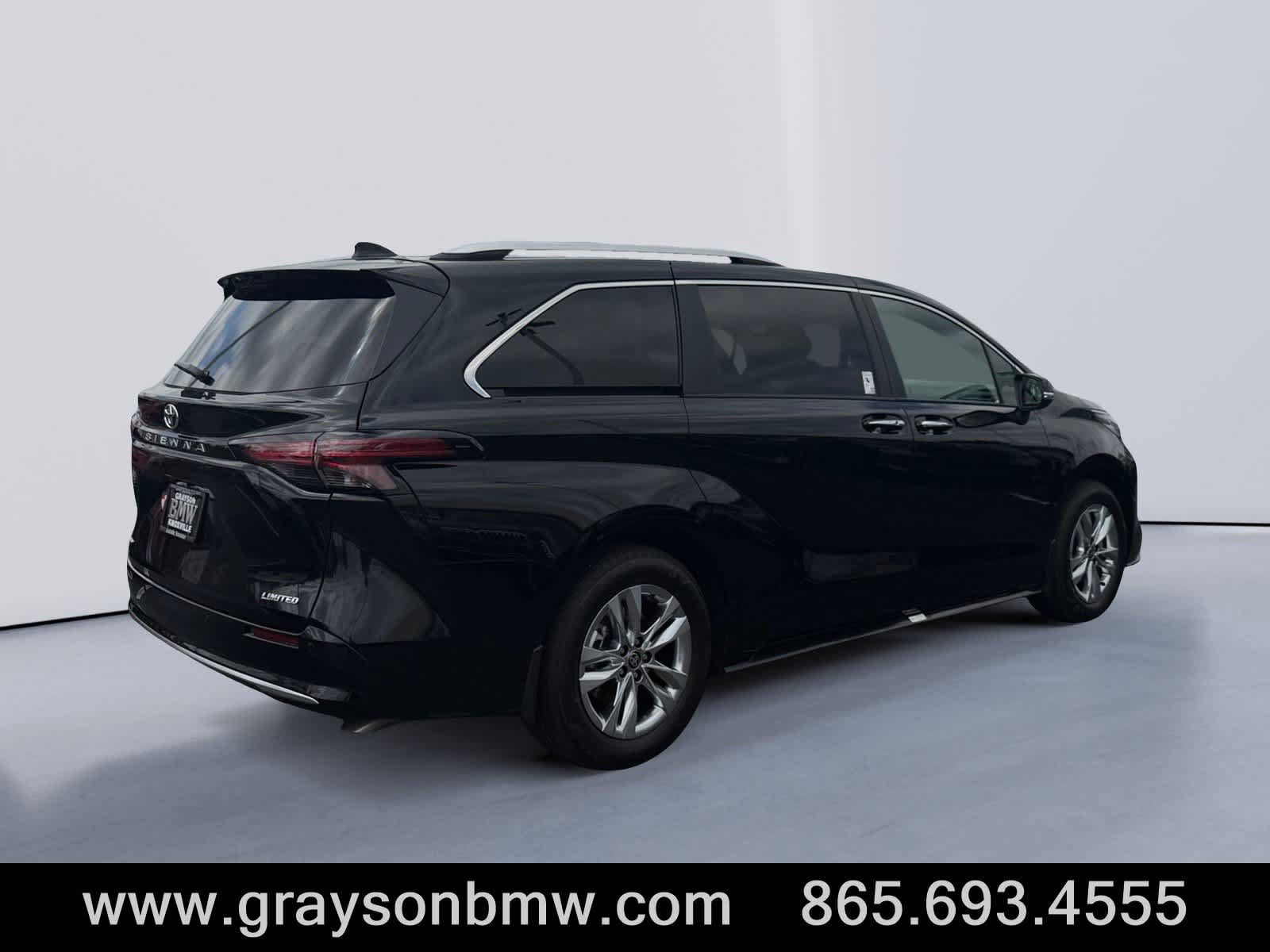 Used 2026 Toyota Sienna Limited AWD/4WD image 3