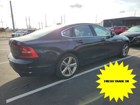 Used 2017 Volvo S90 T5 Momentum w/ Convenience Package image 4