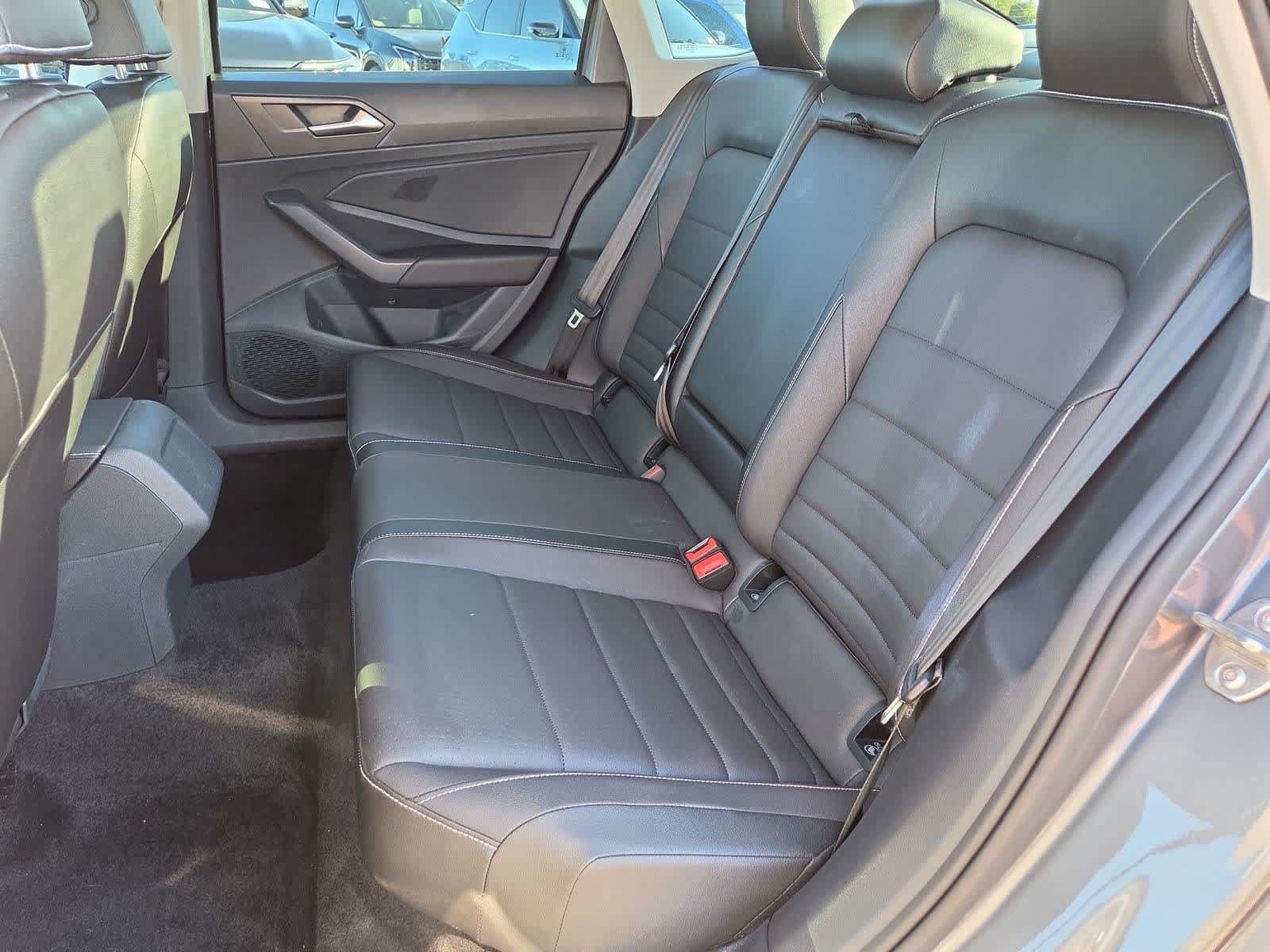 Used 2024 Volkswagen Jetta SE w/ Panoramic Sunroof Package FWD image 20