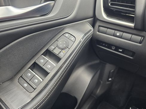 Certified 2025 Nissan Rogue SL AWD/4WD image 22