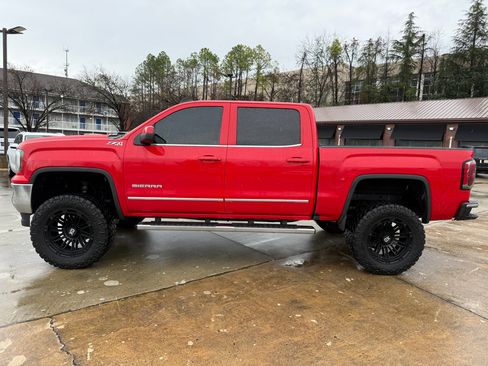 Used 2017 GMC Sierra 1500 SLT image 2