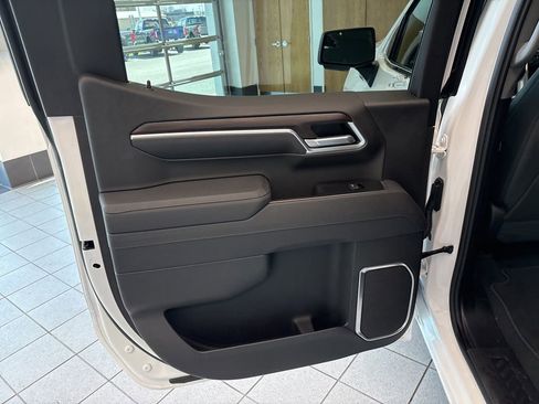 Used 2026 GMC Sierra 1500 SLT image 13