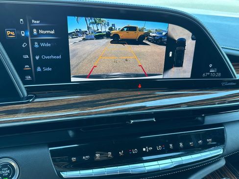 Used 2021 Cadillac Escalade Premium Luxury w/ Performance Package RWD image 30