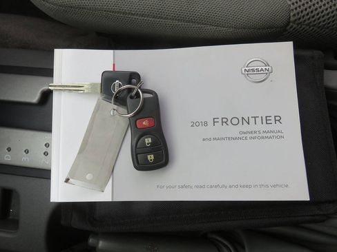 Used 2018 Nissan Frontier SV w/ Value Truck Package AWD/4WD image 34