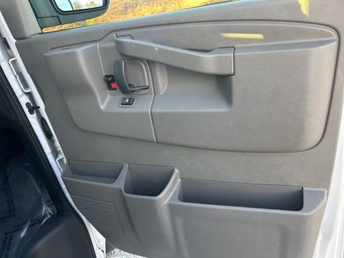 Used 2023 GMC Savana 2500 Work Van w/ Driver Convenience Package image 32