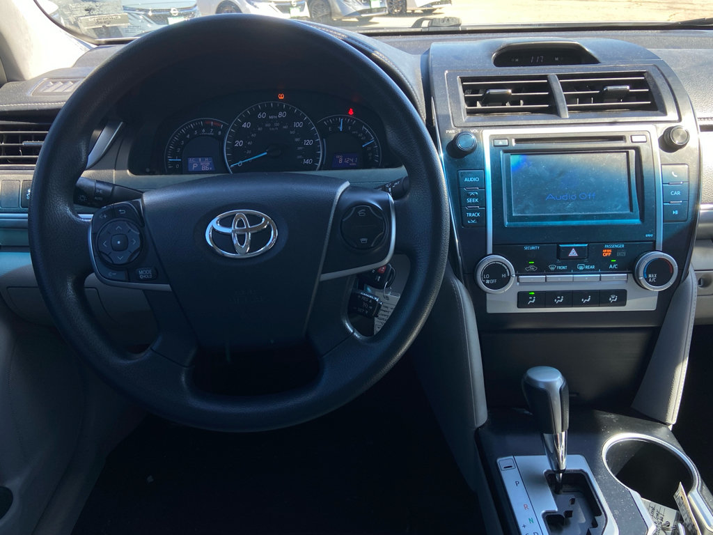 Used 2012 Toyota Camry LE FWD image 16