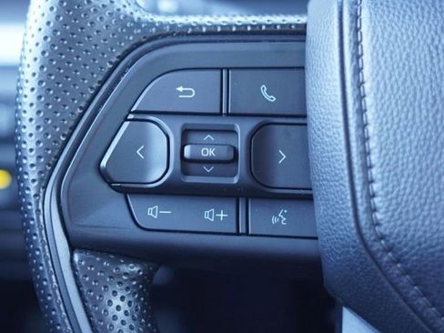 Used 2025 Toyota Tacoma SR5 image 21