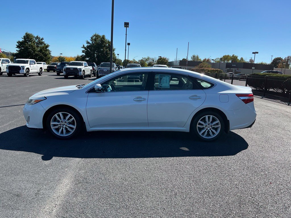 Used 2013 Toyota Avalon XLE Premium FWD image 13
