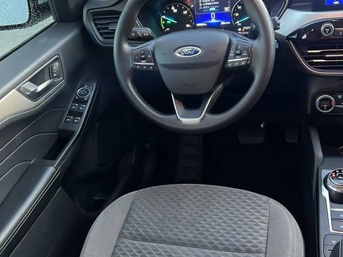 Used 2021 Ford Escape SE image 9