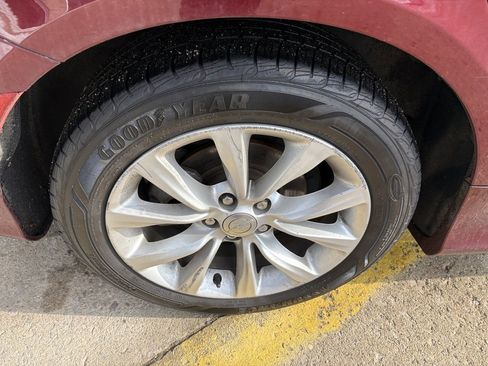 Used 2015 Chrysler 200 C w/ Navigation & Sound Group I image 11